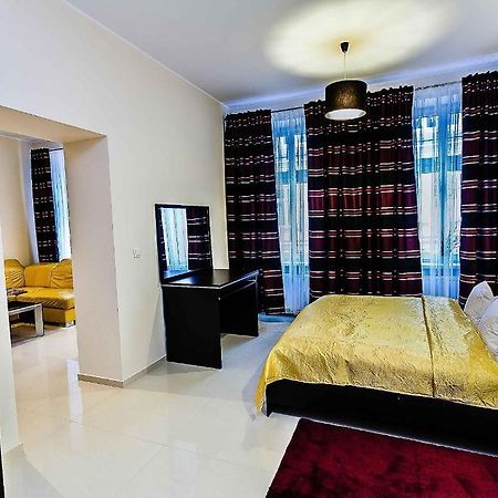 Apart-Lux Aparthotel Bytom Exteriör bild
