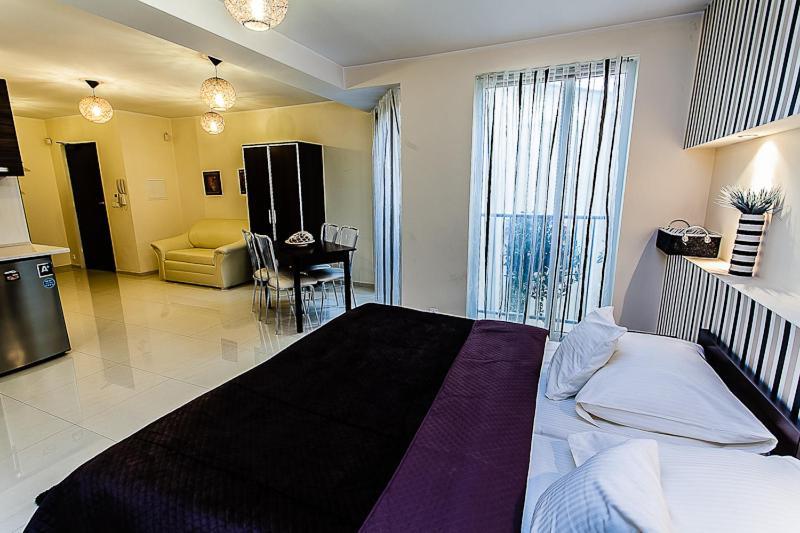 Apart-Lux Aparthotel Bytom Exteriör bild