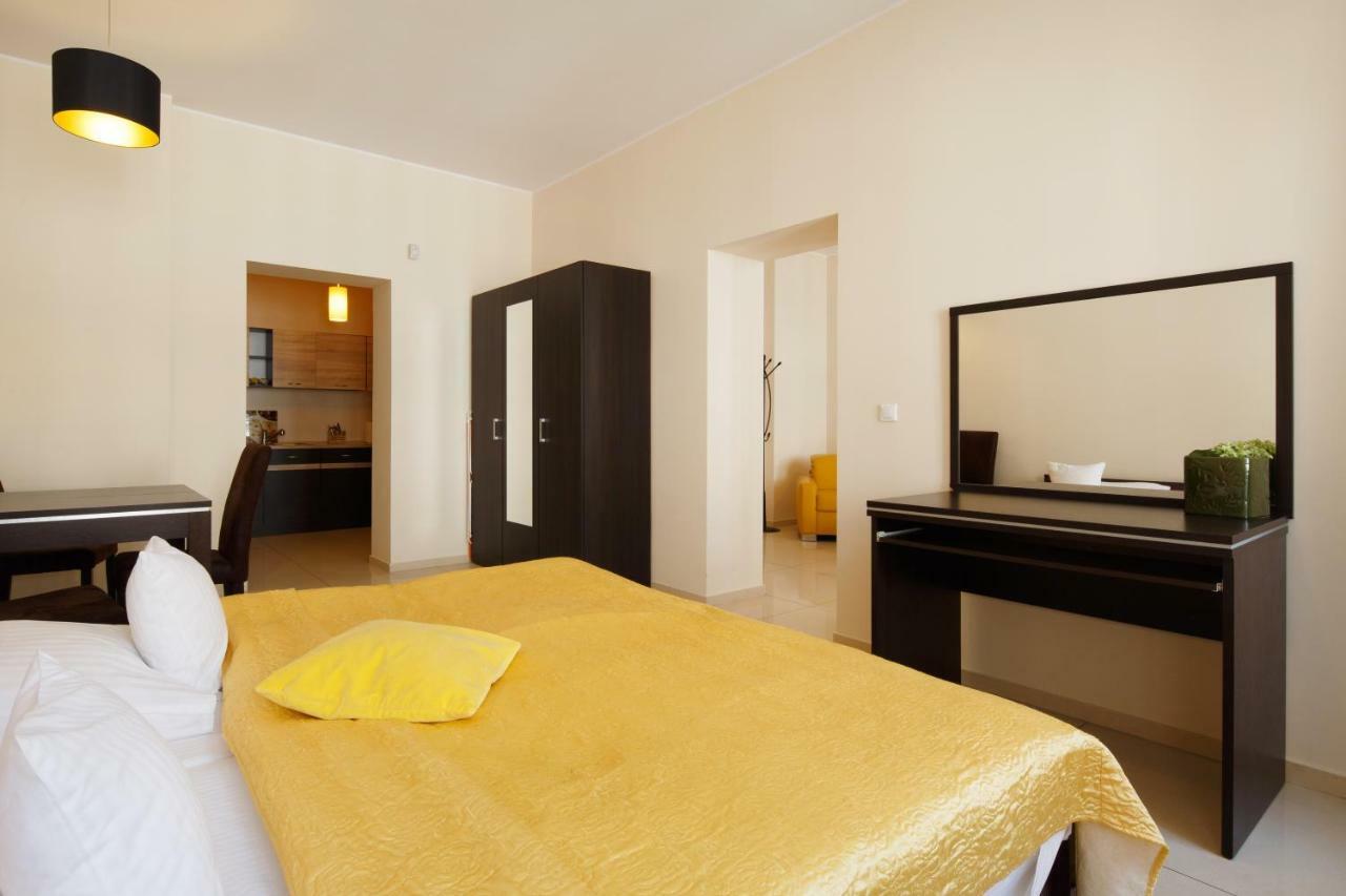 Apart-Lux Aparthotel Bytom Exteriör bild